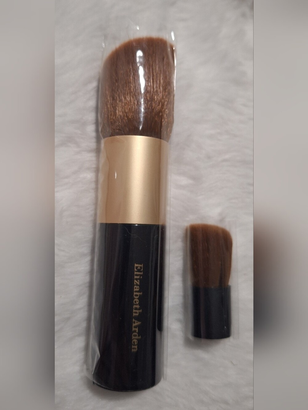 Elizabeth Arden Black & Gold Face Brush Duo with Brown Bristles